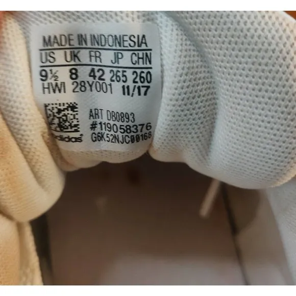 Adidas Women's Shoes Sneakers White Lace Up Size 9.5 Cloud Foam.