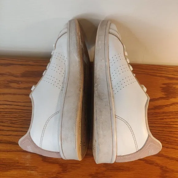 Adidas Women's Shoes Sneakers White Lace Up Size 9.5 Cloud Foam.