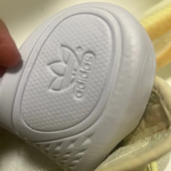 Adidas Yeezy Boost 350 V2 Butter Size 9.5Used (No Box)  Light Yellow