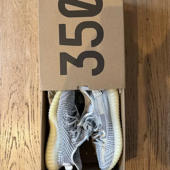 Adidas Yeezy Boost 350 V2 Sneakers