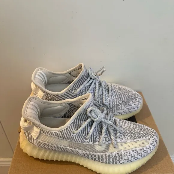 Adidas Yeezy Boost 350 V2 Sneakers