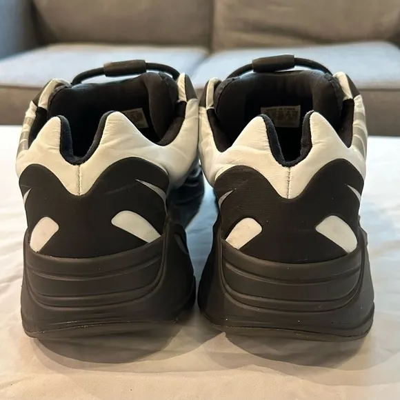 Adidas Yeezy Boost 700 MNVN Blue Tint 2021 Men's Shoes Sneakers Sz 11.5