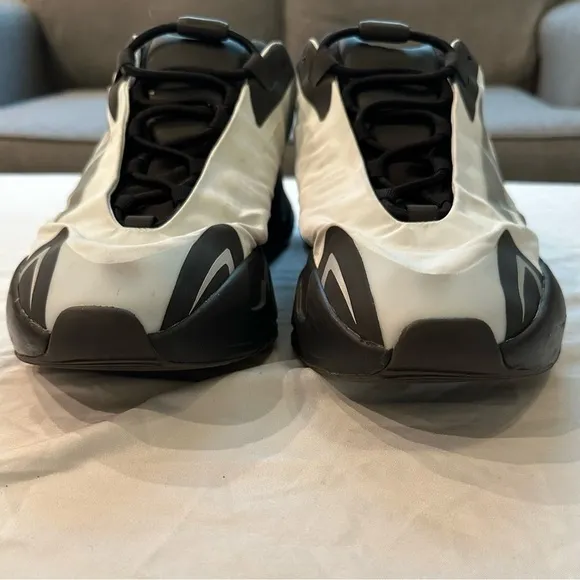 Adidas Yeezy Boost 700 MNVN Blue Tint 2021 Men's Shoes Sneakers Sz 11.5