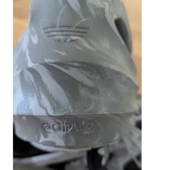 Adifom Q Shoes GW2216. Size 13.