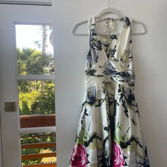 Adrianna Papell Occasions Silk Floral‎ Halter V-Neck Dress, NWT, Size 14