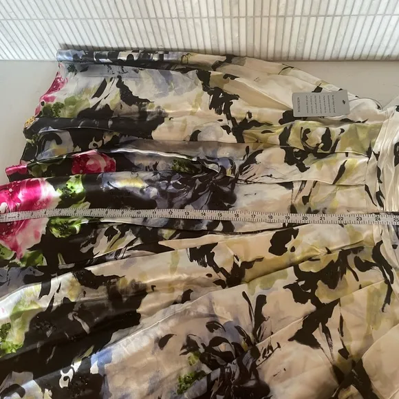 Adrianna Papell Occasions Silk Floral‎ Halter V-Neck Dress, NWT, Size 14