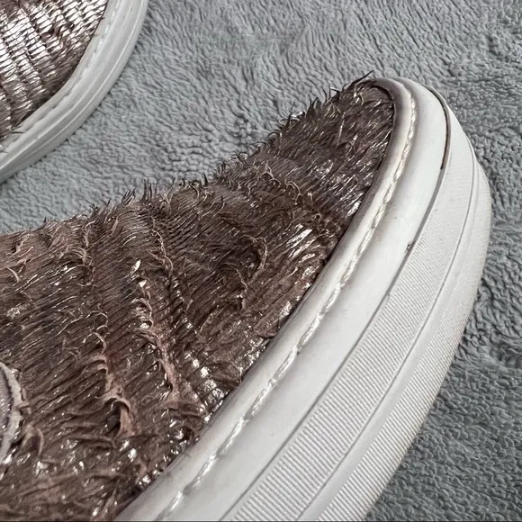 AGL Attilio Giusti Leombruni Textured Fringe Leather Slip-On Sneakers Platinum