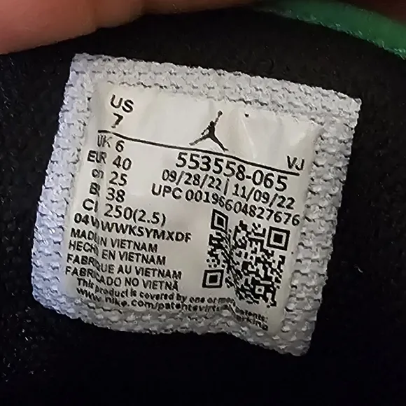 Air Jordan 1 Low Green and Black Sneakers