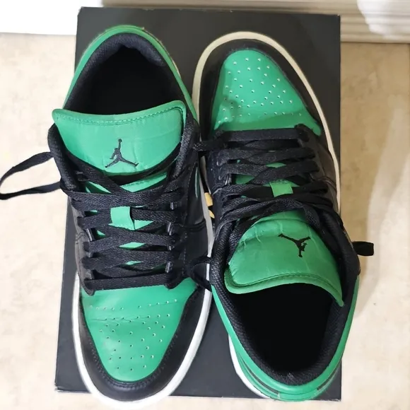 Air Jordan 1 Low Green and Black Sneakers