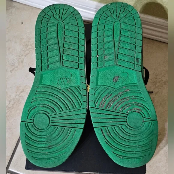 Air Jordan 1 Low Green and Black Sneakers