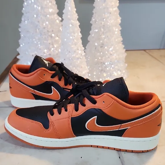 Air Jordan 1 Low SE Women's Size 11.5