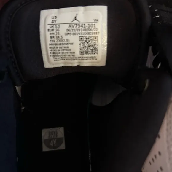 Air Jordan Access GS ‘White Black' AV7941-101