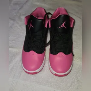 Air Jordan Max Aura 2 GS Pink and Black Sneakers