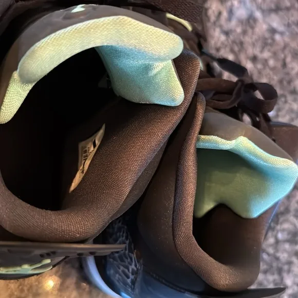 Air Jordan Son Of Mars low black and green glow  EUC 11 580603 030