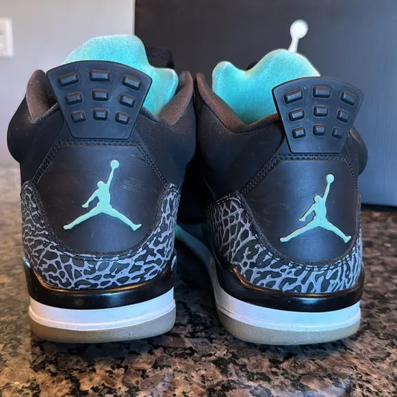 Air Jordan Son Of Mars low black and green glow  EUC 11 580603 030
