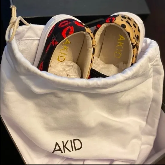 AKID Leopard Lips