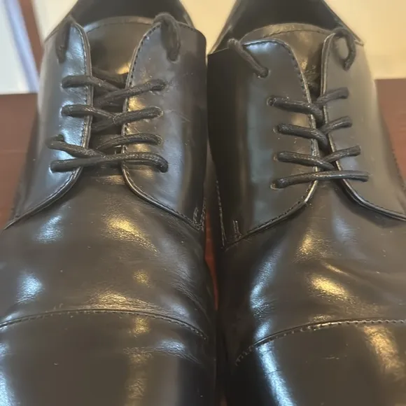 Aldo Elas black leather cap toe lace up dress shoes size 10