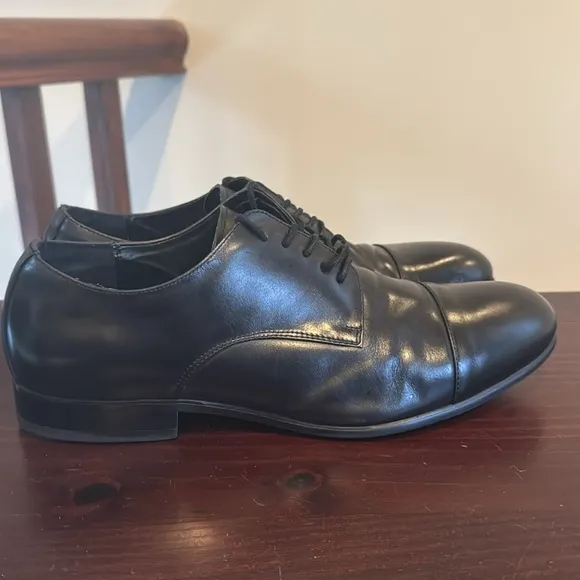 Aldo Elas black leather cap toe lace up dress shoes size 10