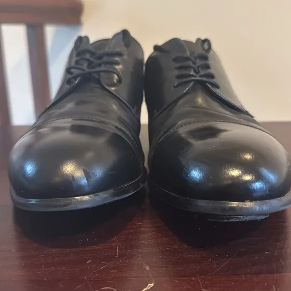 Aldo Elas black leather cap toe lace up dress shoes size 10
