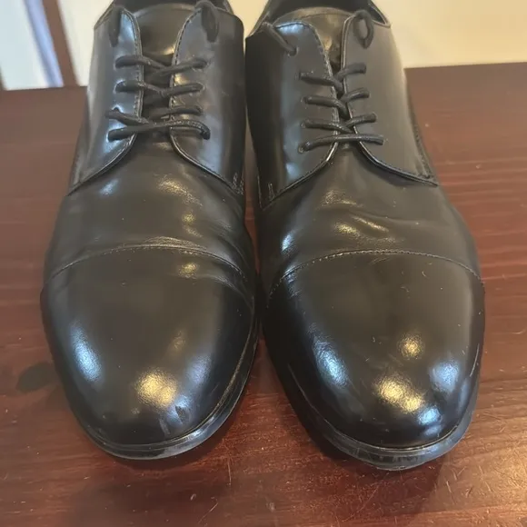 Aldo Elas black leather cap toe lace up dress shoes size 10