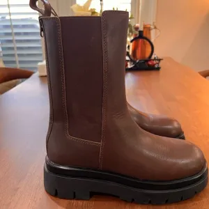 Aldo MAPLE Mid Calf Boots platform Chelsea Chestnut pull tap Chunky Sole sz 7.5