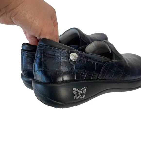 Alegria Leather Slip-On Shoes SZ 37 Black Croc Pattern Comfy Professional Clogs