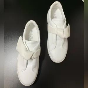 Alexandre BirmanClarita Leather Bow Slip-On Sneakers