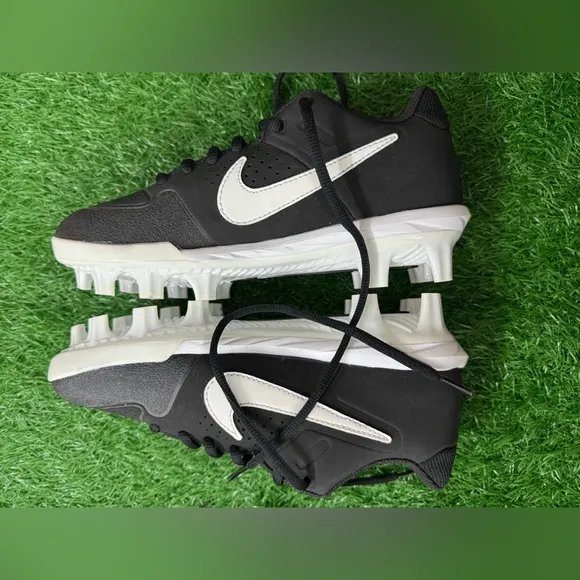 ALPHA HUARACHE VARSITY LOW MCS GS 'BLACK OIL GREY' Size 4.5Y