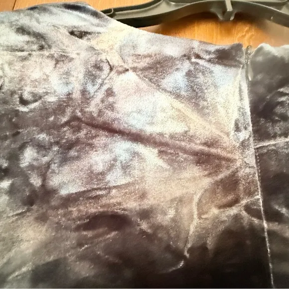Antels NWT Crushed Velvet Maxi Sz 20 Stunning and Figure Flattering Ret $240
