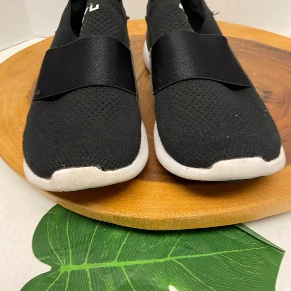APL Lace Free Slip On Sneakers