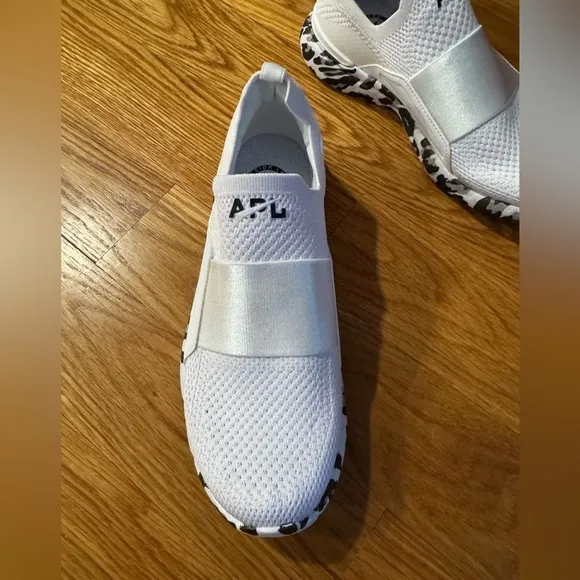 APL Techloom Bliss Slip on Sneakers