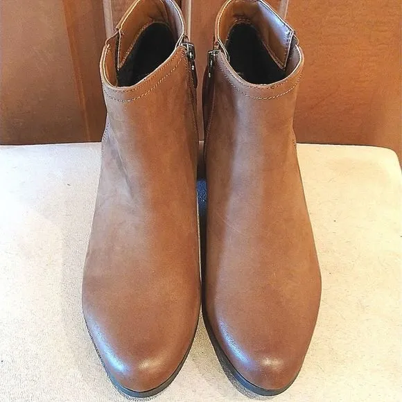 Aqua College Waterproof Leather Ankle Boots Sz 10 NIB