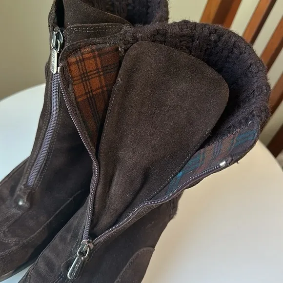 Aquatalia Suede Wedge Heel Boots Knit Sweater Collar Front Zipper Weatherproof