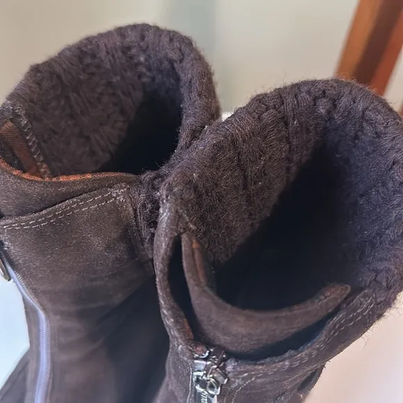 Aquatalia Suede Wedge Heel Boots Knit Sweater Collar Front Zipper Weatherproof