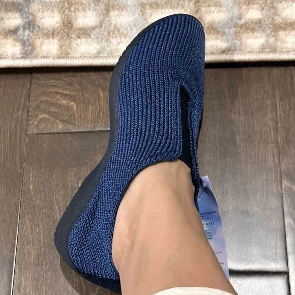 ARCOPEDICO Women’s ES Knit Slip On Shoes in the Size 40/9-9.5 US Size in Denim