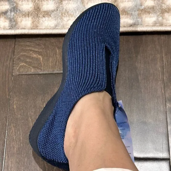 ARCOPEDICO Women’s ES Knit Slip On Shoes in the Size 40/9-9.5 US Size in Denim
