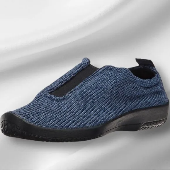 ARCOPEDICO Women’s ES Knit Slip On Shoes in the Size 40/9-9.5 US Size in Denim