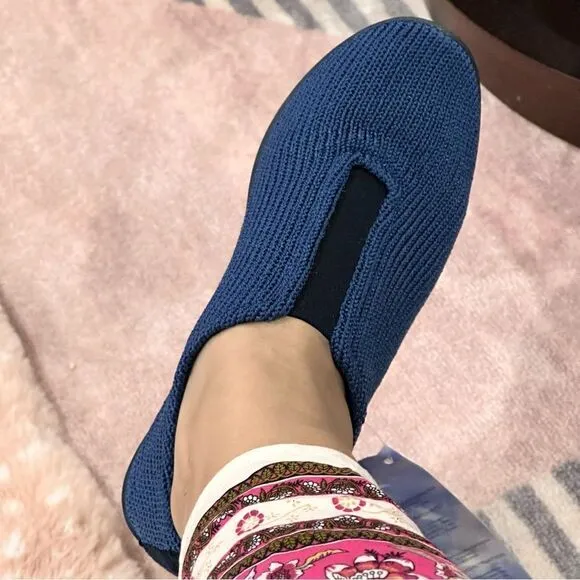 ARCOPEDICO Women’s ES Knit Slip On Shoes in the Size 40/9-9.5 US Size in Denim