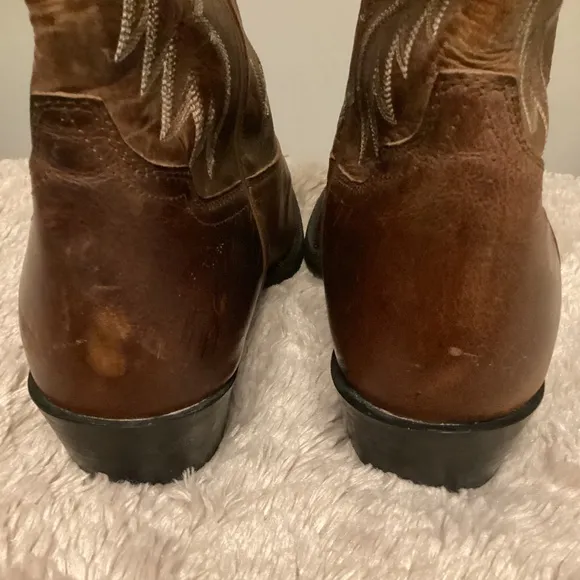 Ariat Boot with embroidered body slip on boots Sz 12 D # cow boy # western