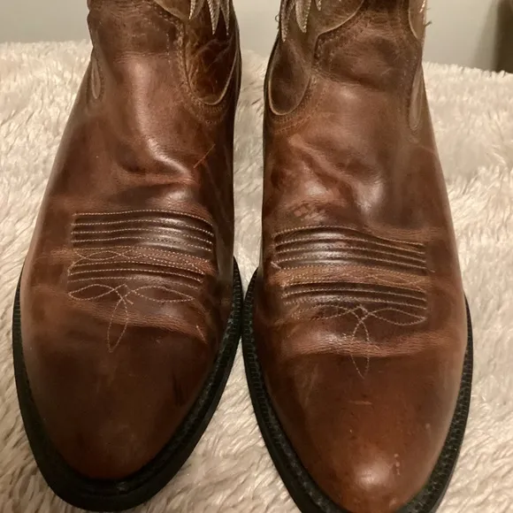 Ariat Boot with embroidered body slip on boots Sz 12 D # cow boy # western