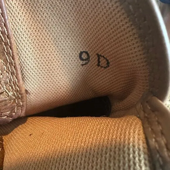 Ariat Brown and Tan Cowboy Boots