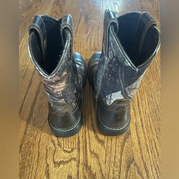 Ariat Camo Cowboy Boots Youth Size 2 Durable Western Kids’ Boots