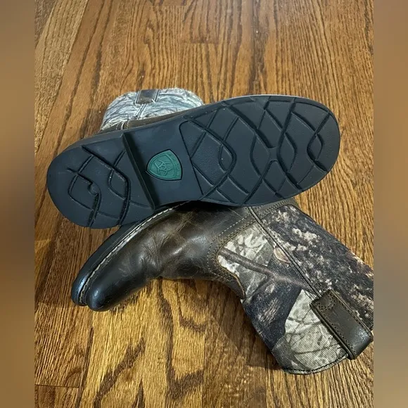 Ariat Camo Cowboy Boots Youth Size 2 Durable Western Kids’ Boots