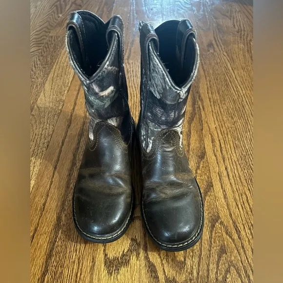 Ariat Camo Cowboy Boots Youth Size 2 Durable Western Kids’ Boots