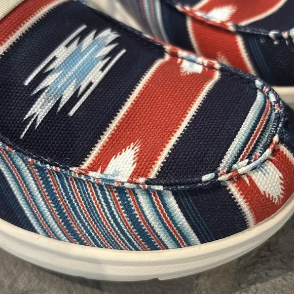 Ariat Hilo Chimayo Cristo Aztec print slip on, lightweight flex,moc toe,Western