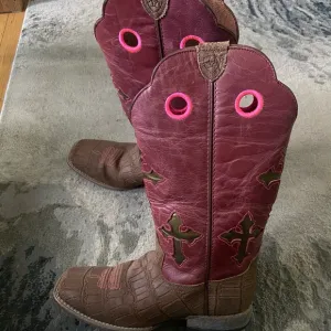 Ariat Kids Boots in Brown and Pink
