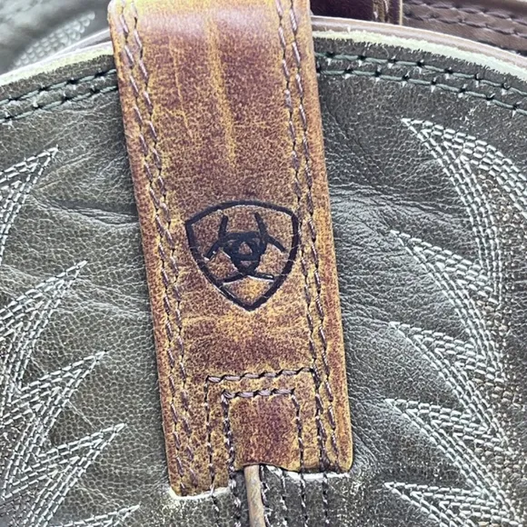 Ariat Western Style Workhog Pull on Boots