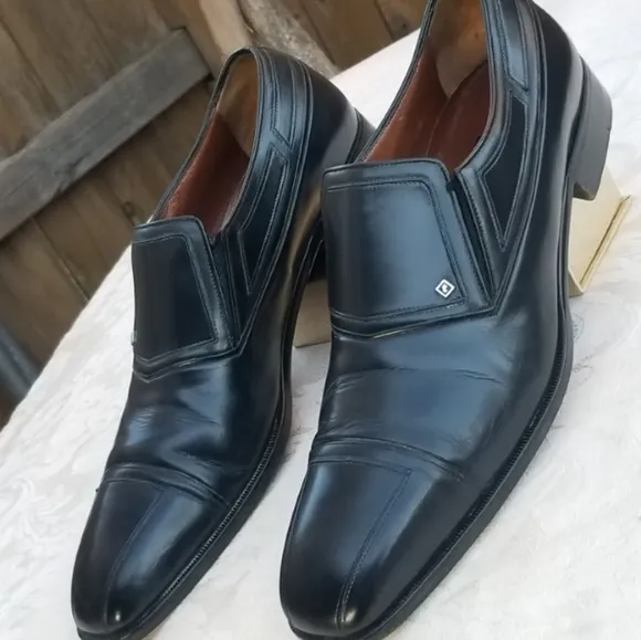 A.Testoni flagship Men's dress shoes  Size 10