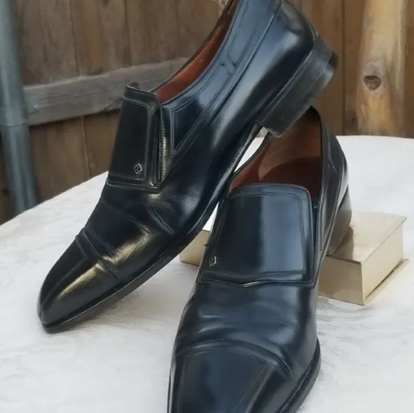 A.Testoni flagship Men's dress shoes  Size 10