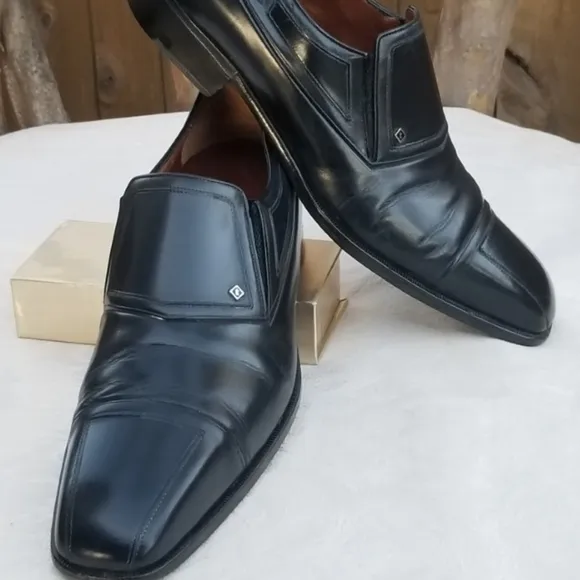 A.Testoni flagship Men's dress shoes  Size 10